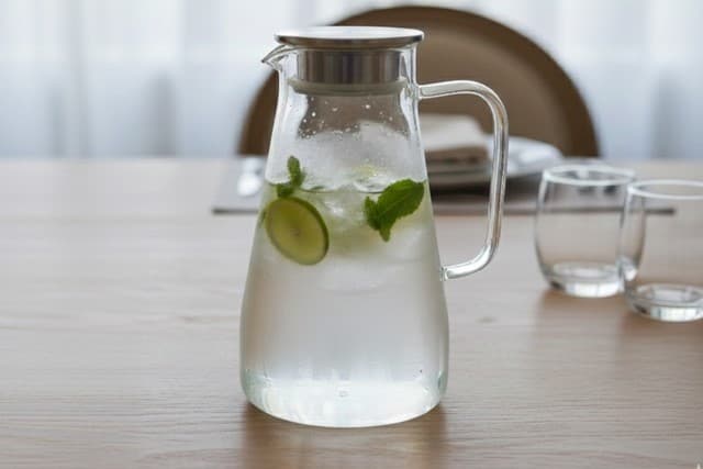 JARRA DE VIDRIO CON TAPA DE ACERO 2.2 LITROS