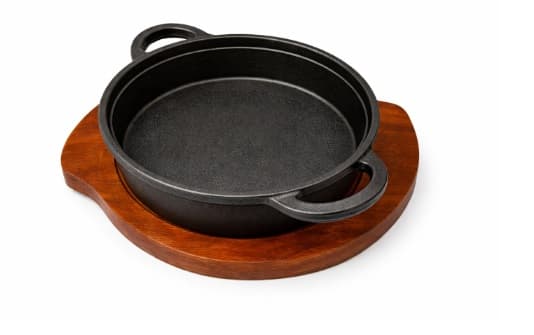PLATO DE HIERRO 8