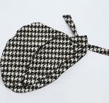 GORRO PAÑOLETA BLANCO Y NEGRO