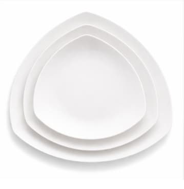 PLATO DE CERÁMICA TRIANGULAR BLANCO 11"