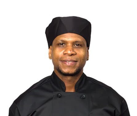 GORRO NEGRO DE CHEF CON RESORTE 7.5 OZ MATERIAL: 65/35 POLIALGODON