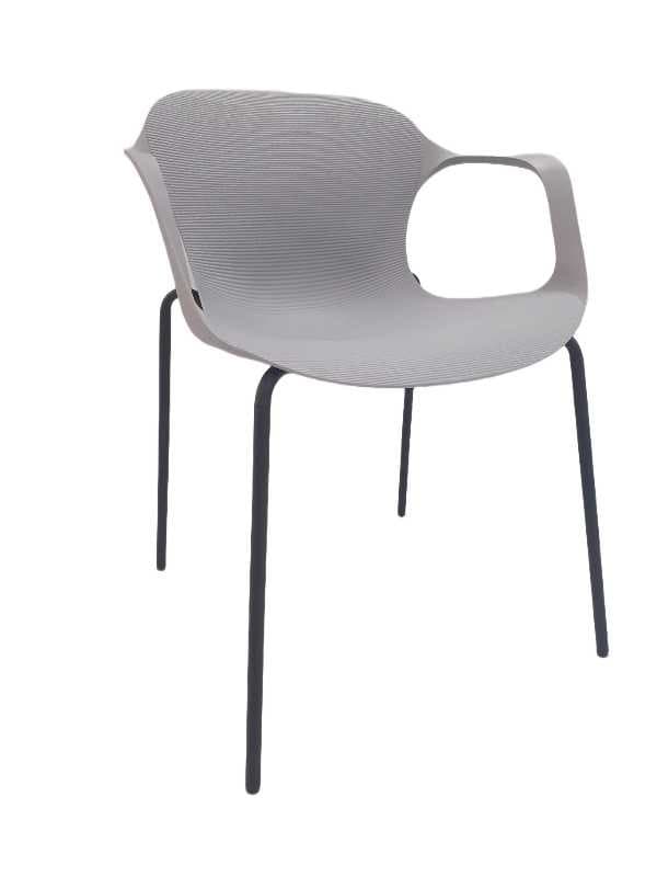 SILLA PP GRIS PATAS METAL NEGRA