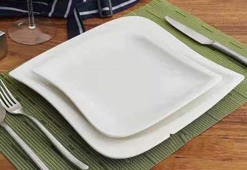 PLATO DE CERÁMICA CUADRADO BLANCO 10.5"