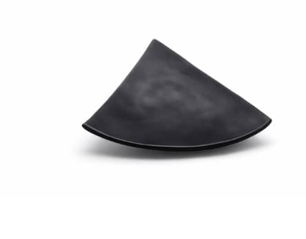 PLATO DE MELAMINA NEGRO TRIANGULAR 19.5x16.7x5.2CM/8