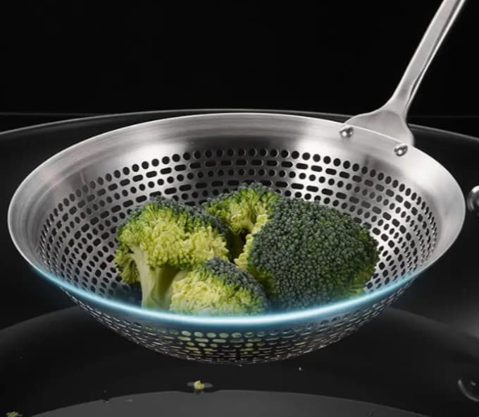 CUCHARON COLADOR INOX DIAMETRO 18 CM