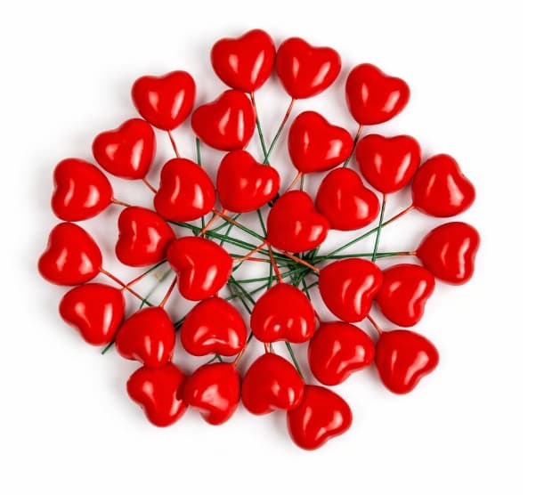 CORAZONES ROJOS PARA DECORAR SET 20 PZAS