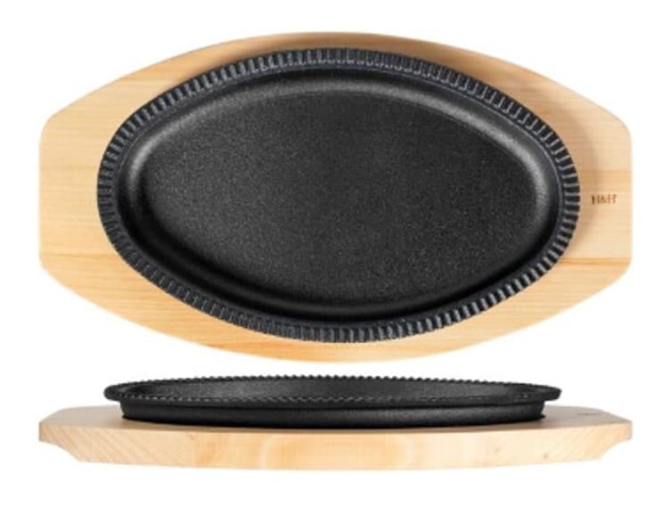 PLATO DE HIERRO OVALADO CON BASE DE MADERA 23.8X14.3X1.8 CM
